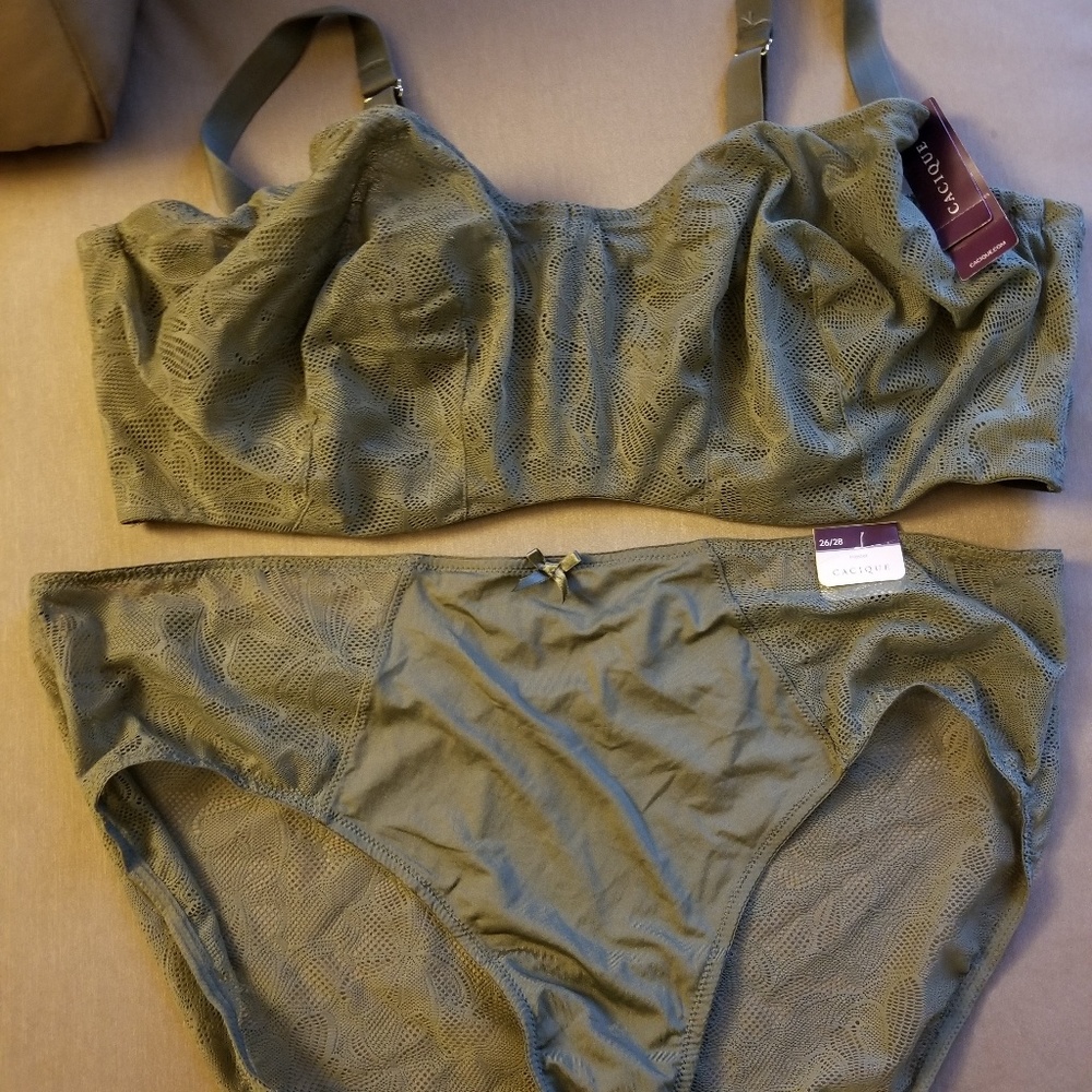 NWT Cacique Panty/Bra Set